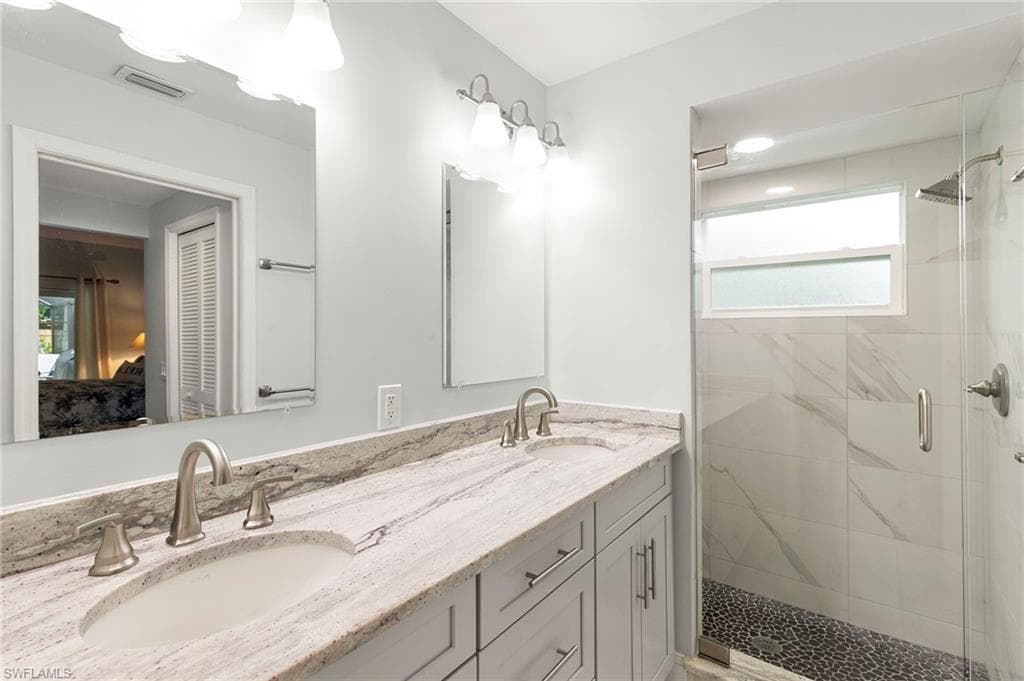 161 Saint James Way, Naples, FL 34104-16