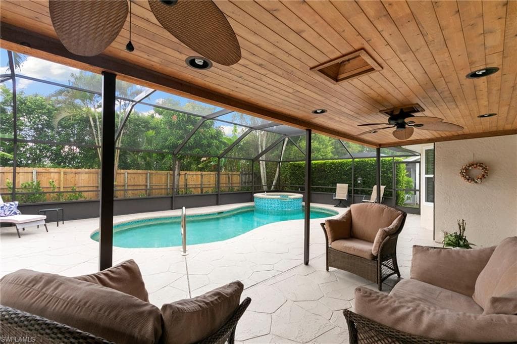161 Saint James Way, Naples, FL 34104-24