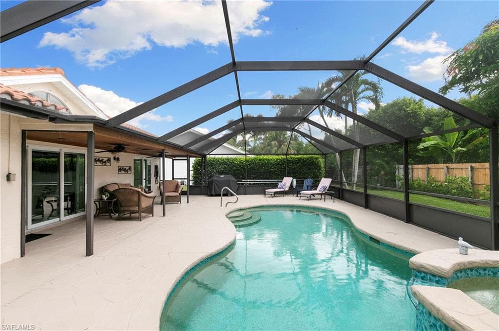 161 Saint James Way, Naples, FL 34104-27