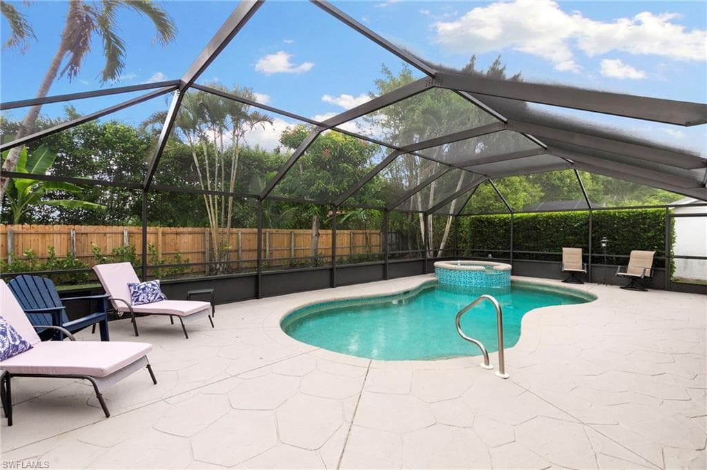 161 Saint James Way, Naples, FL 34104-28