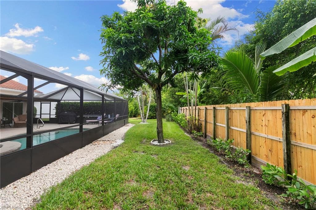161 Saint James Way, Naples, FL 34104-30