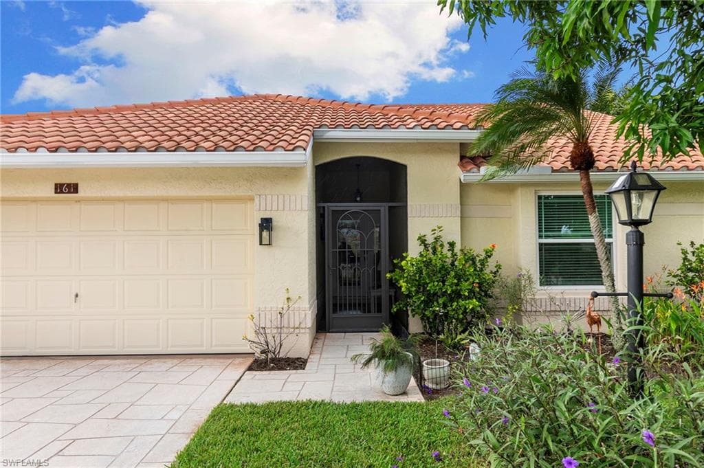 161 Saint James Way, Naples, FL 34104-33