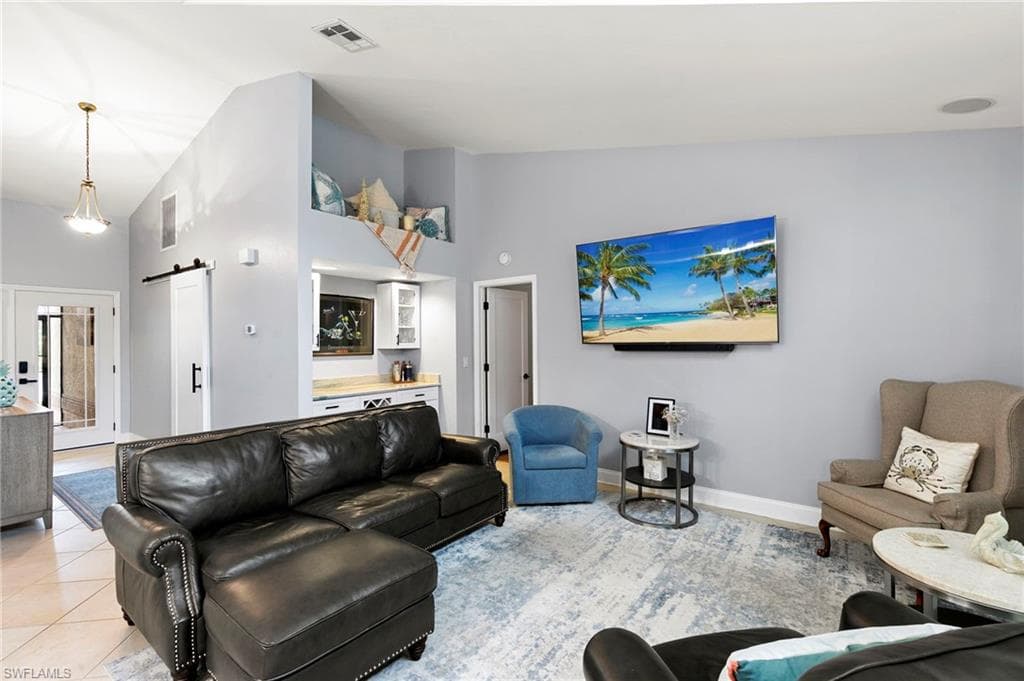 161 Saint James Way, Naples, FL 34104-2