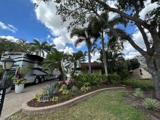 4453 Southern Breeze Dr, Naples, FL 34114-7