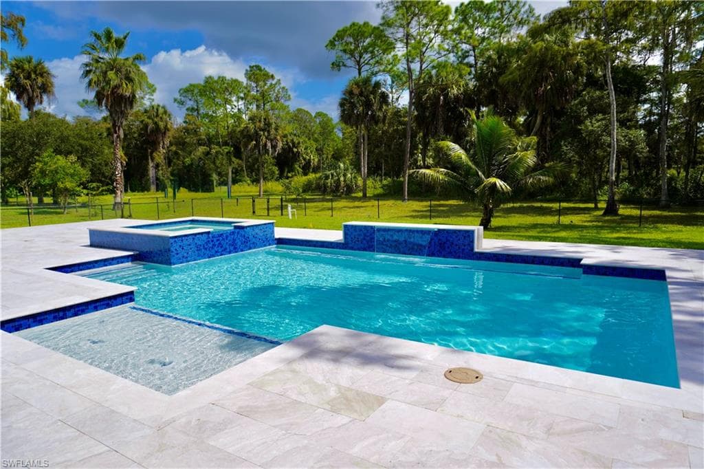 428 21st St SW, Naples, FL 34117-11