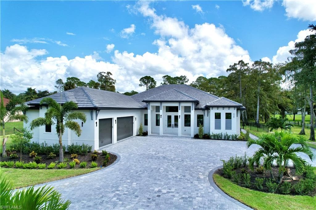 428 21st St SW, Naples, FL 34117-1