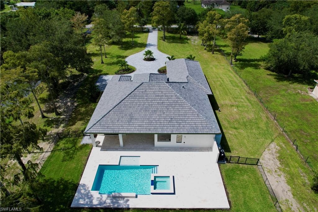 428 21st St SW, Naples, FL 34117-3
