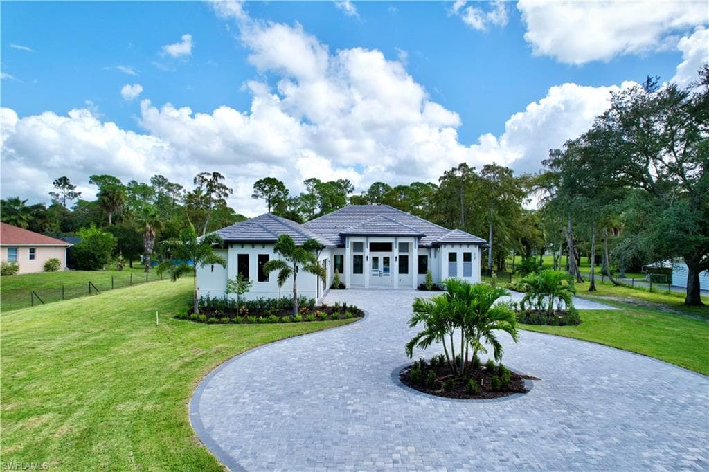 428 21st St SW, Naples, FL 34117-4