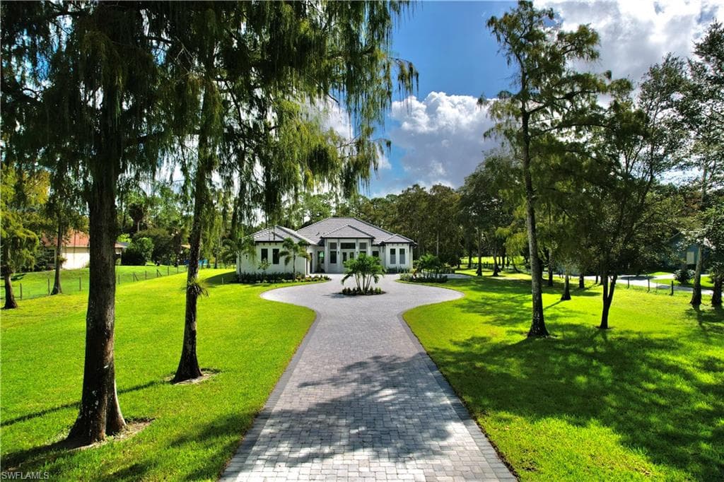 428 21st St SW, Naples, FL 34117-5