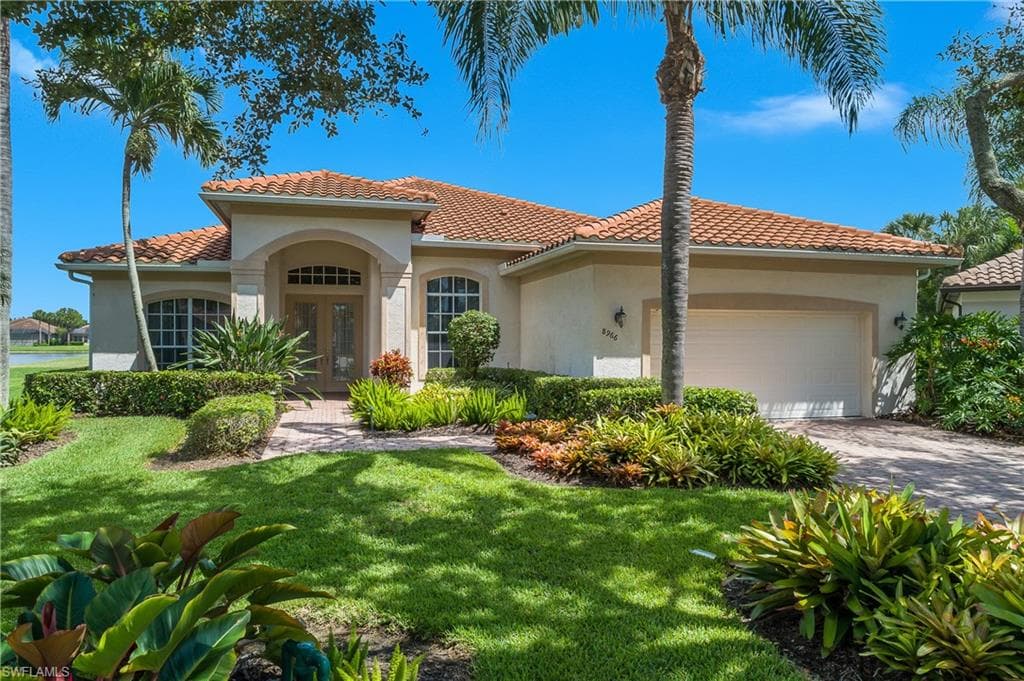 8966 Appaloosa Ct, Naples, FL 34113-8