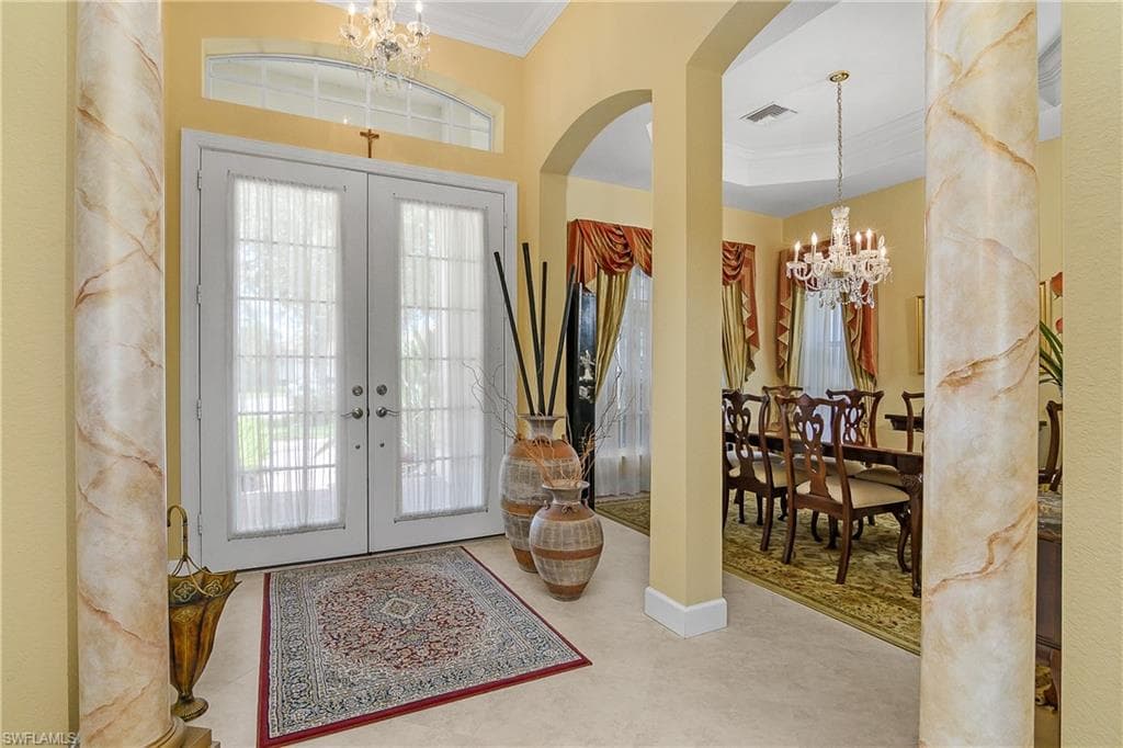 8966 Appaloosa Ct, Naples, FL 34113-9
