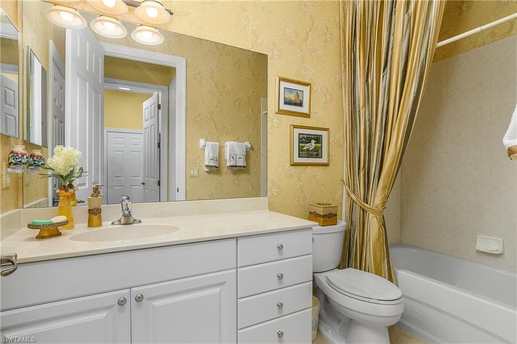 8966 Appaloosa Ct, Naples, FL 34113-32