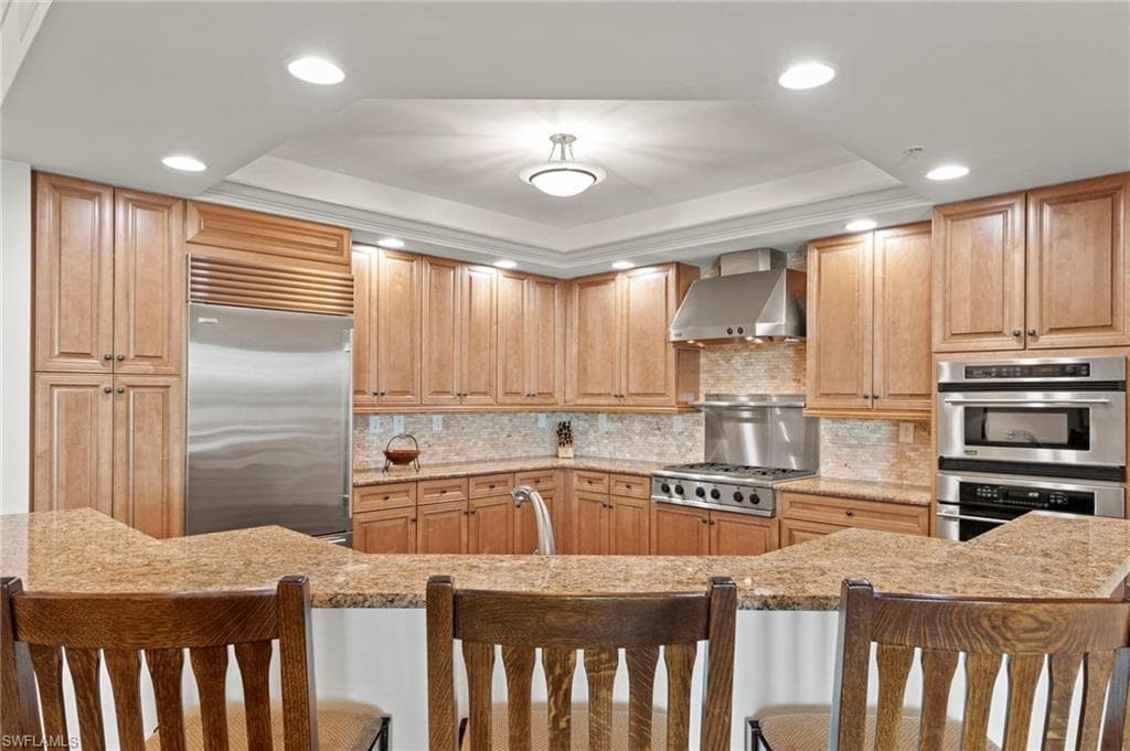 285 Grande Way 404, Naples, FL 34110-14