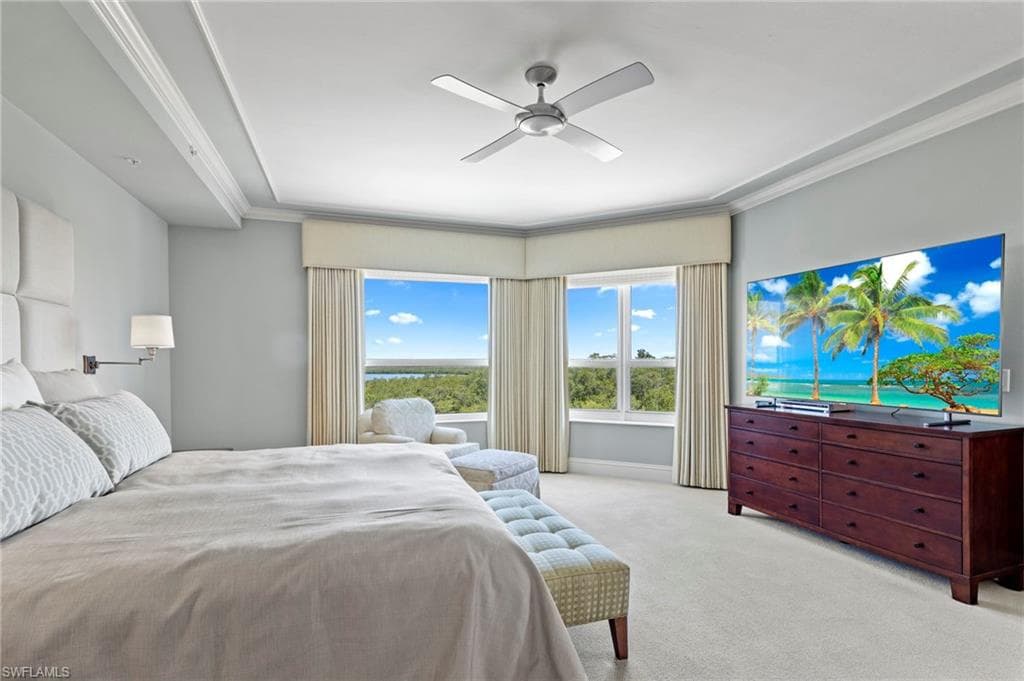 285 Grande Way 404, Naples, FL 34110-16