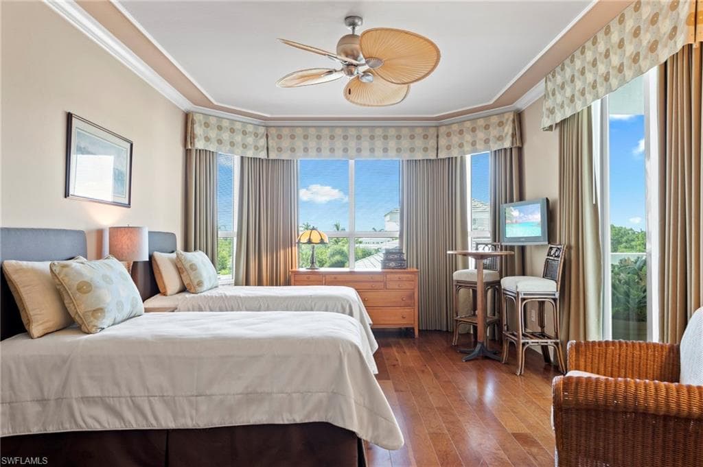 285 Grande Way 404, Naples, FL 34110-20