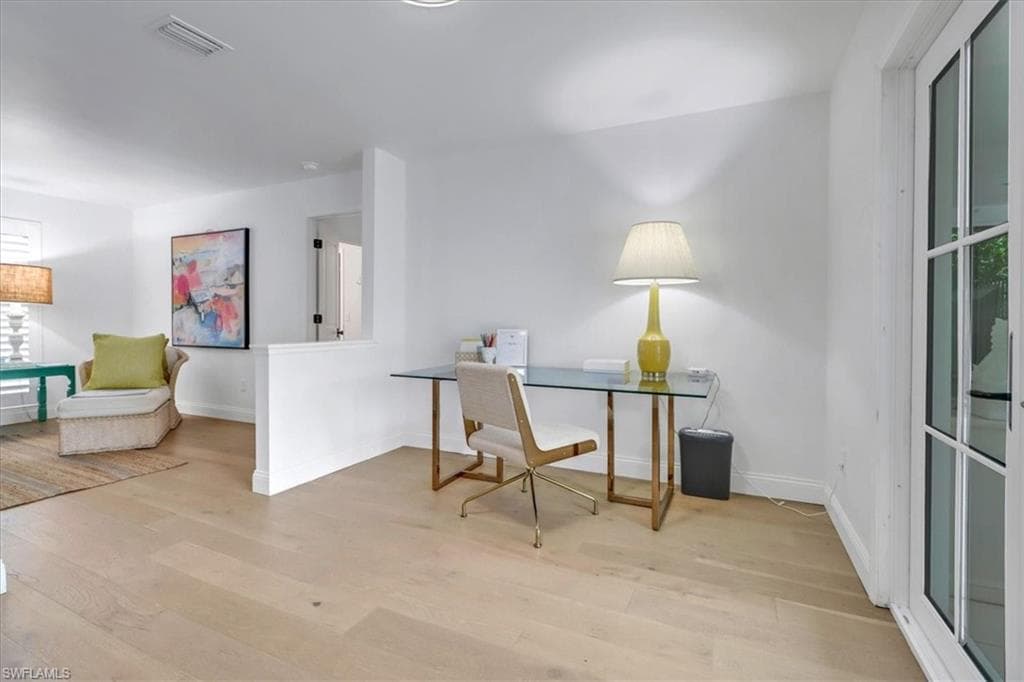 701 Harbour Dr, Naples, FL 34103-15