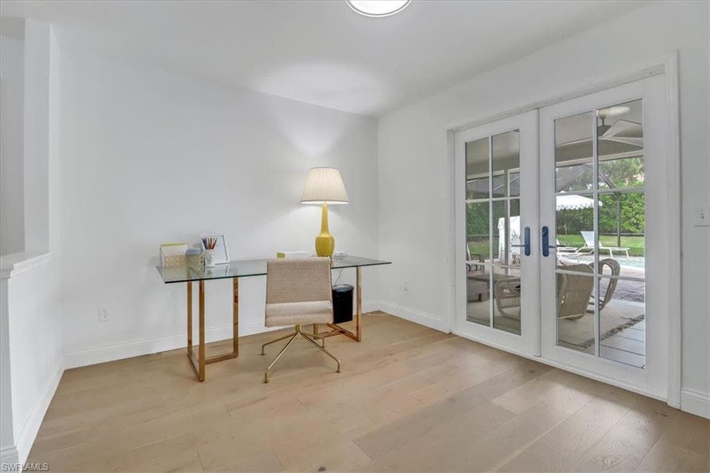 701 Harbour Dr, Naples, FL 34103-16