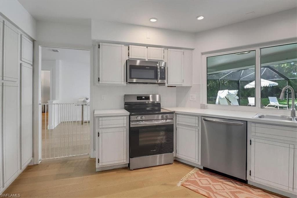 701 Harbour Dr, Naples, FL 34103-18