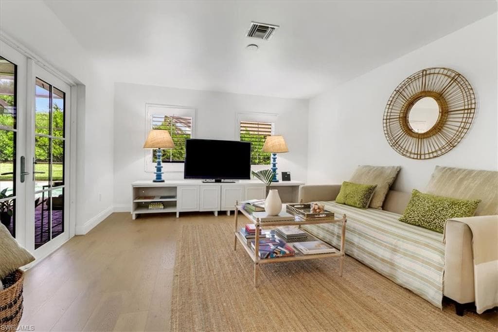 701 Harbour Dr, Naples, FL 34103-20