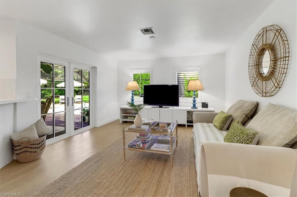 701 Harbour Dr, Naples, FL 34103-21