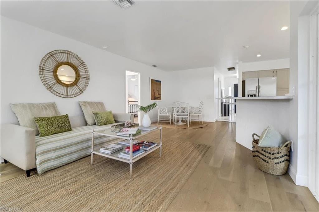 701 Harbour Dr, Naples, FL 34103-22