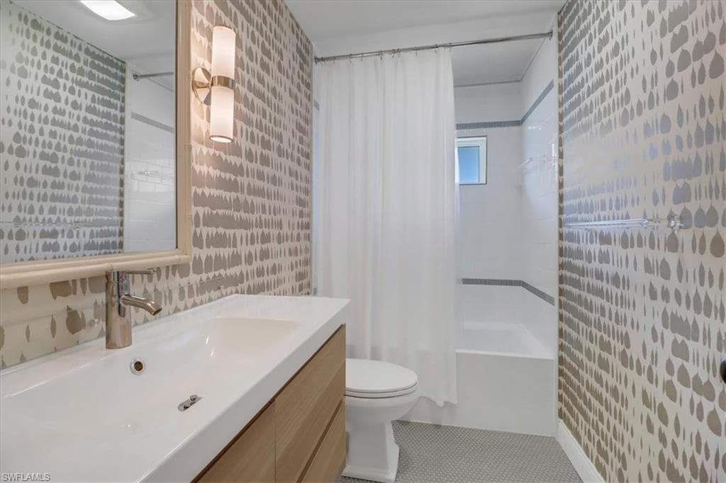 701 Harbour Dr, Naples, FL 34103-26