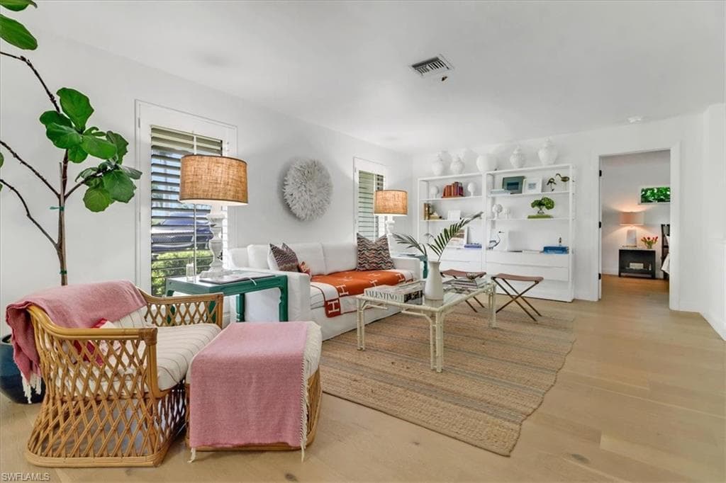 701 Harbour Dr, Naples, FL 34103-5