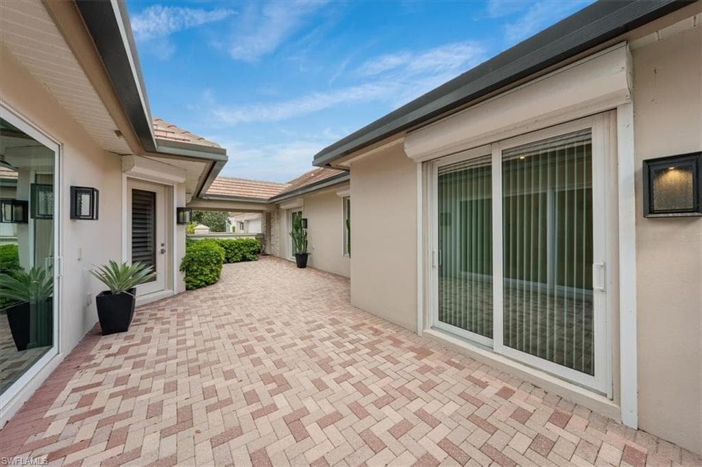 13700 Pondview Cir, Naples, FL 34119-30