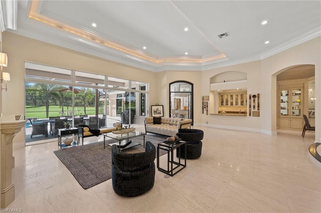 13700 Pondview Cir, Naples, FL 34119-6