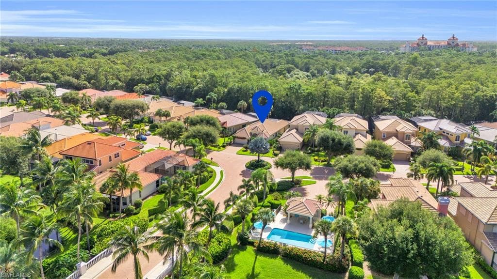 9226 Troon Lakes Dr, Naples, FL 34109-9