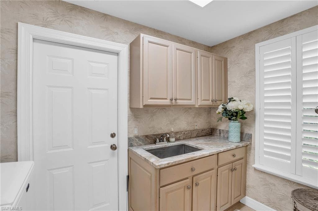 9226 Troon Lakes Dr, Naples, FL 34109-23