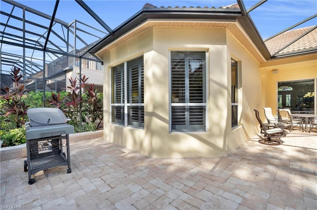 9226 Troon Lakes Dr, Naples, FL 34109-39