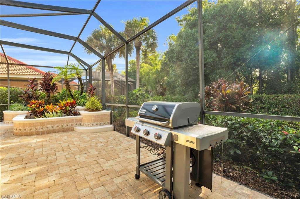 9226 Troon Lakes Dr, Naples, FL 34109-40