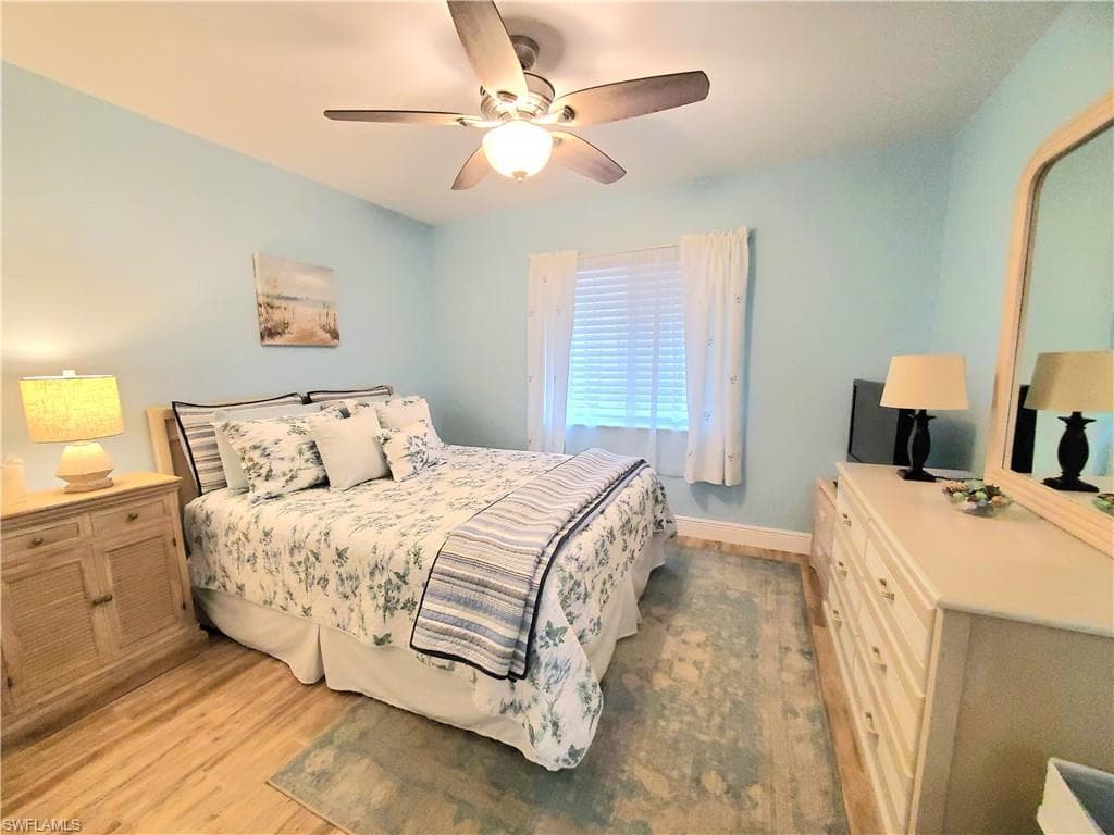 7105 Dennis Cir E-302, Naples, FL 34104-15