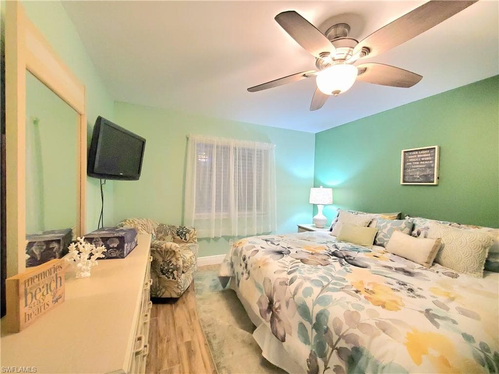 7105 Dennis Cir E-302, Naples, FL 34104-19