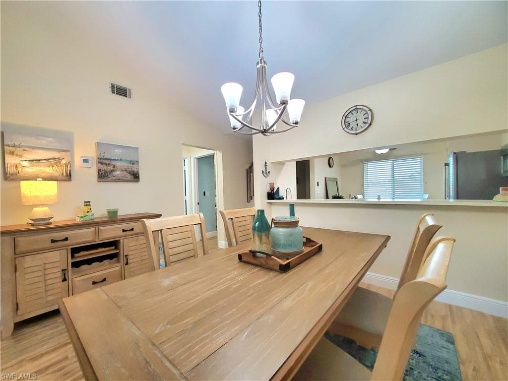 7105 Dennis Cir E-302, Naples, FL 34104-20