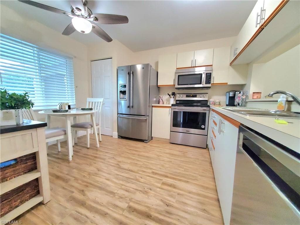 7105 Dennis Cir E-302, Naples, FL 34104-21