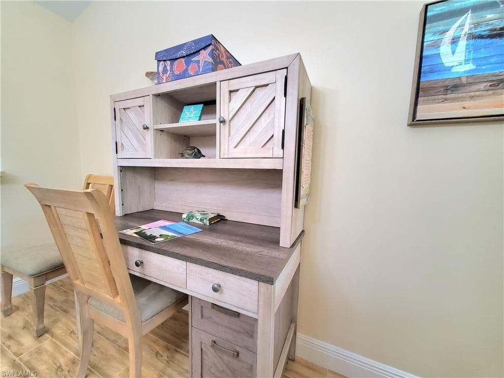 7105 Dennis Cir E-302, Naples, FL 34104-22