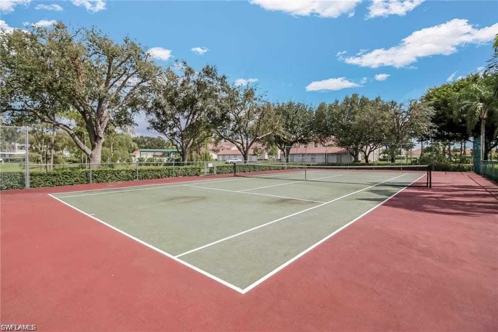 7105 Dennis Cir E-302, Naples, FL 34104-25