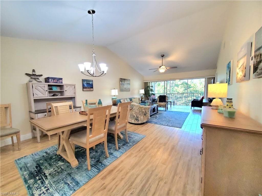 7105 Dennis Cir E-302, Naples, FL 34104-2