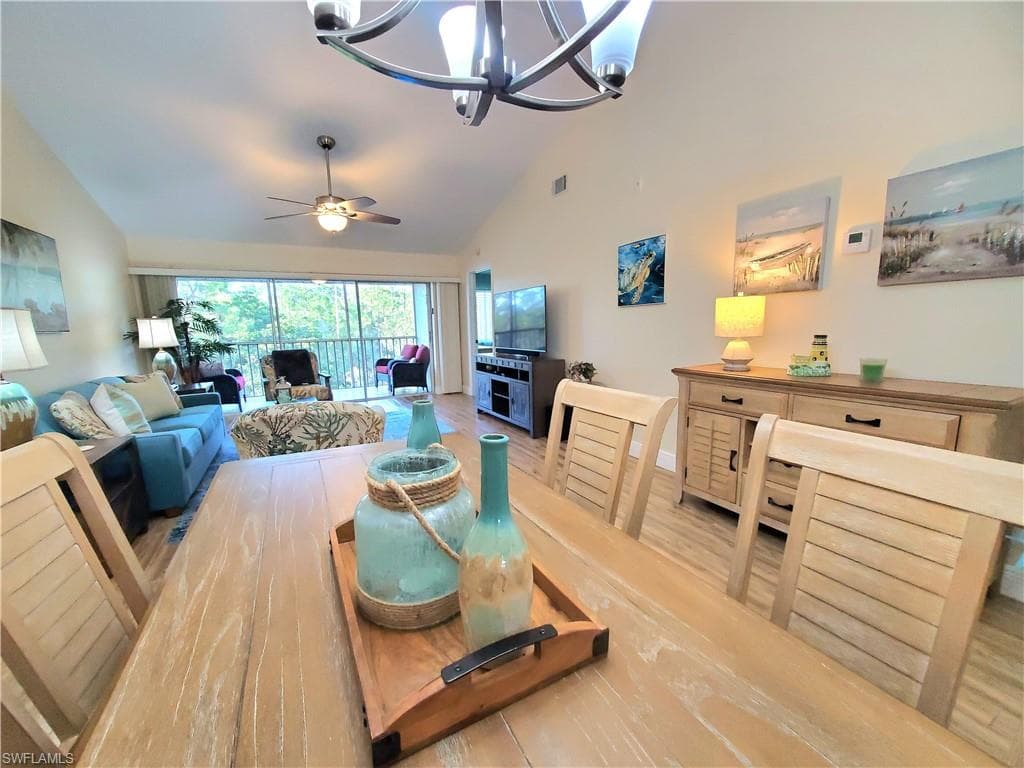 7105 Dennis Cir E-302, Naples, FL 34104-3