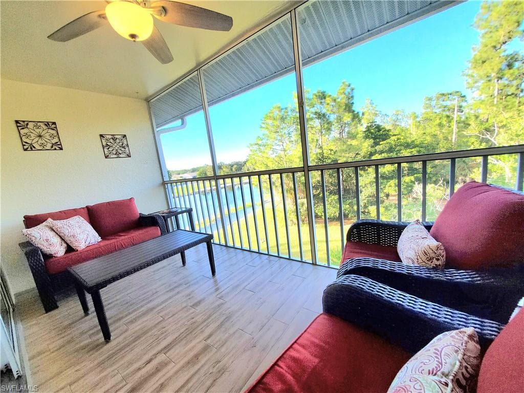 7105 Dennis Cir E-302, Naples, FL 34104-5