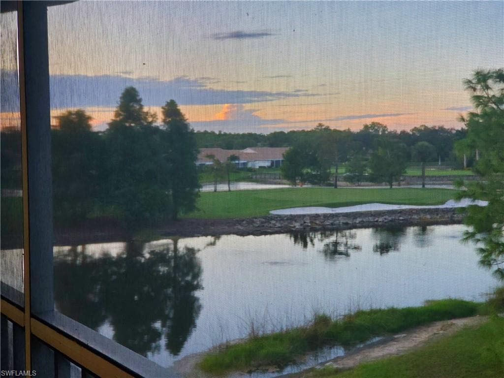 7105 Dennis Cir E-302, Naples, FL 34104-7