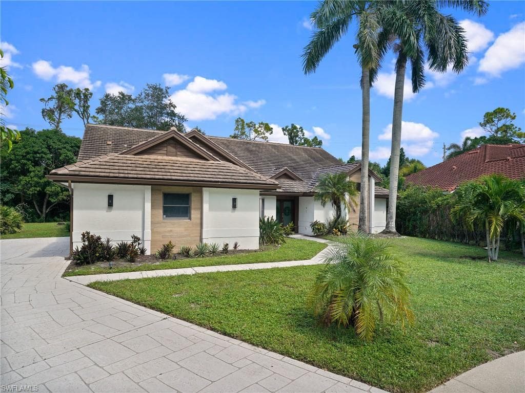 2140 Harlans Run, Naples, FL 34105-12