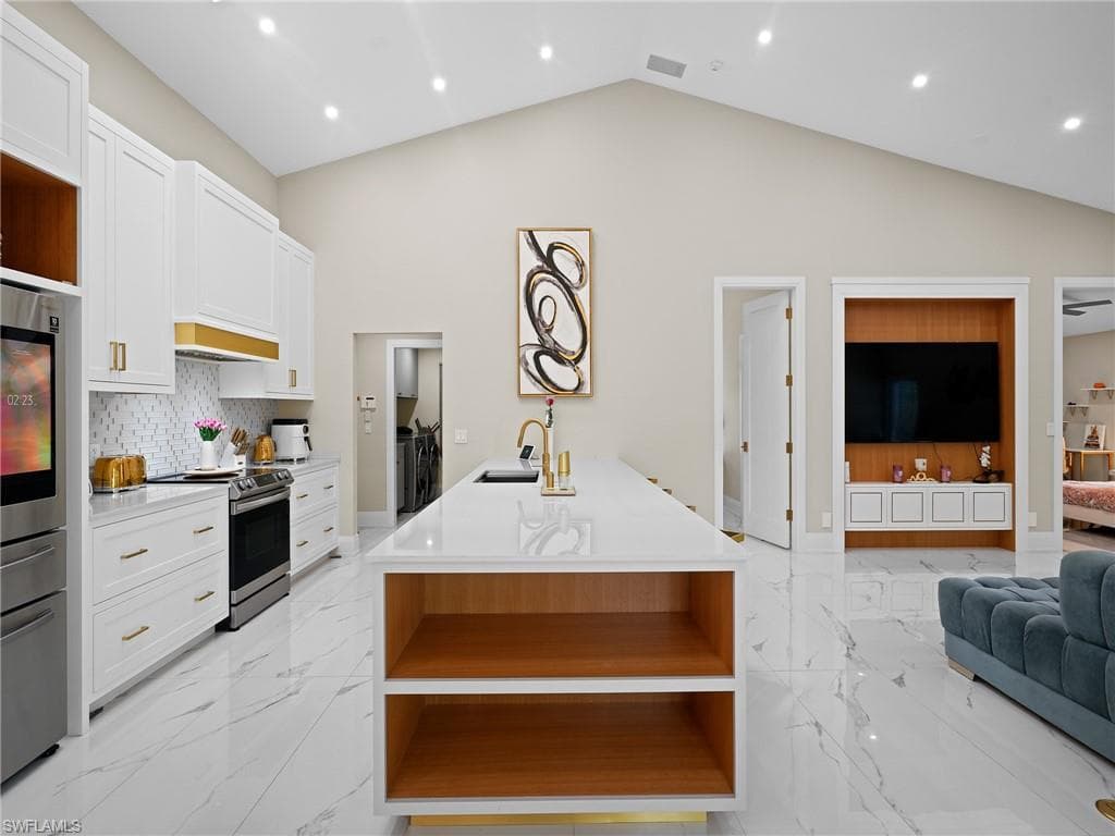 2140 Harlans Run, Naples, FL 34105-18