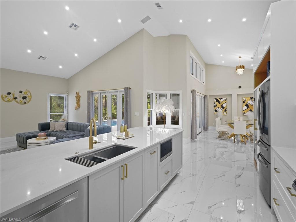 2140 Harlans Run, Naples, FL 34105-34