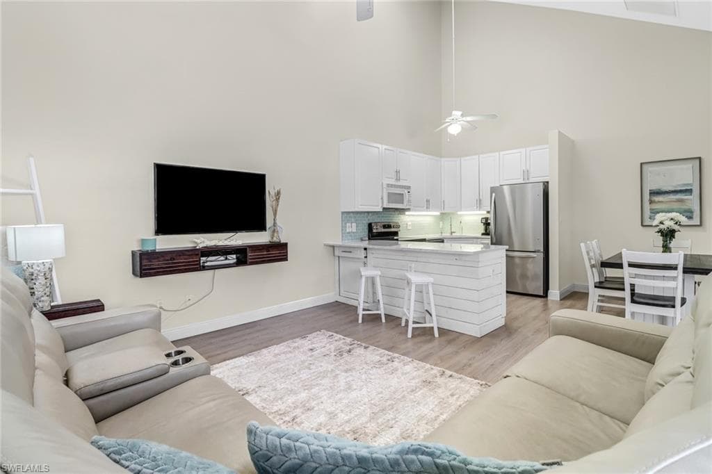 4325 Covey Cir 10b, Naples, FL 34109-5