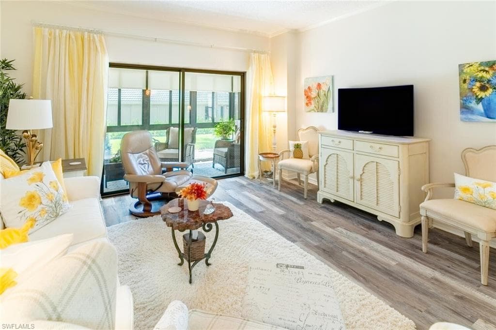 201 Arbor Lake Dr 2-101, Naples, FL 34110-3