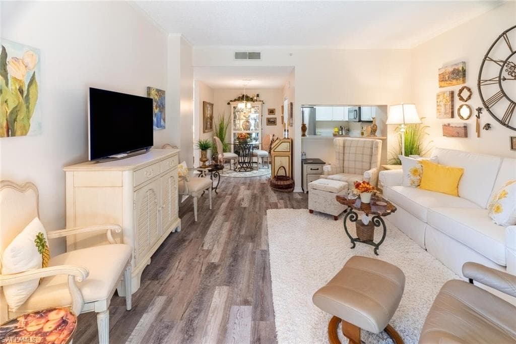 201 Arbor Lake Dr 2-101, Naples, FL 34110-4