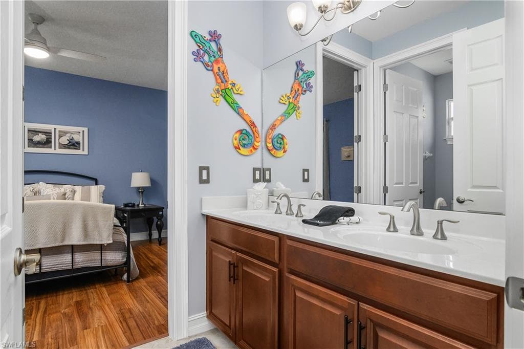 10167 Avonleigh Dr, Bonita Springs, FL 34135-25